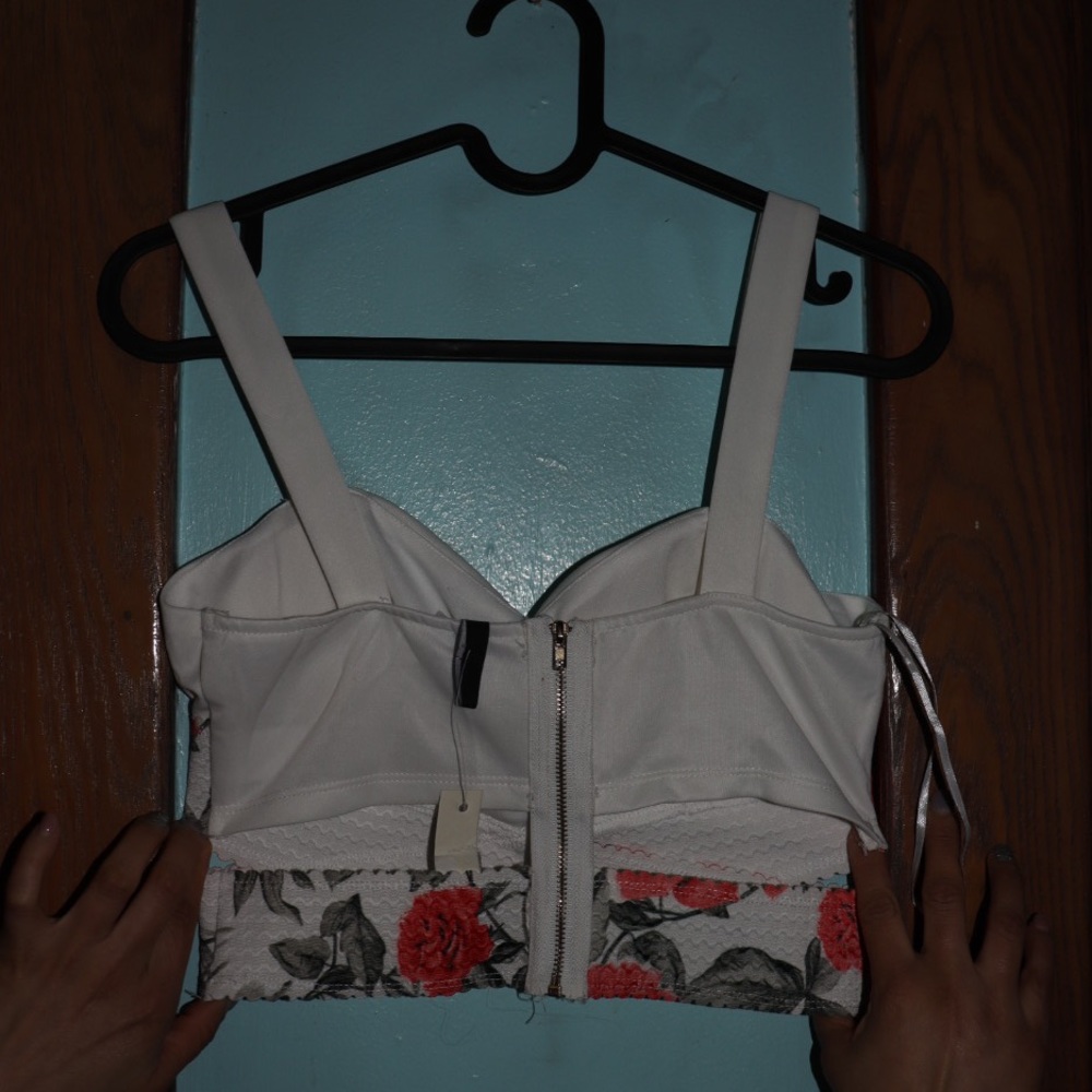 Top - Picture 2 of 2